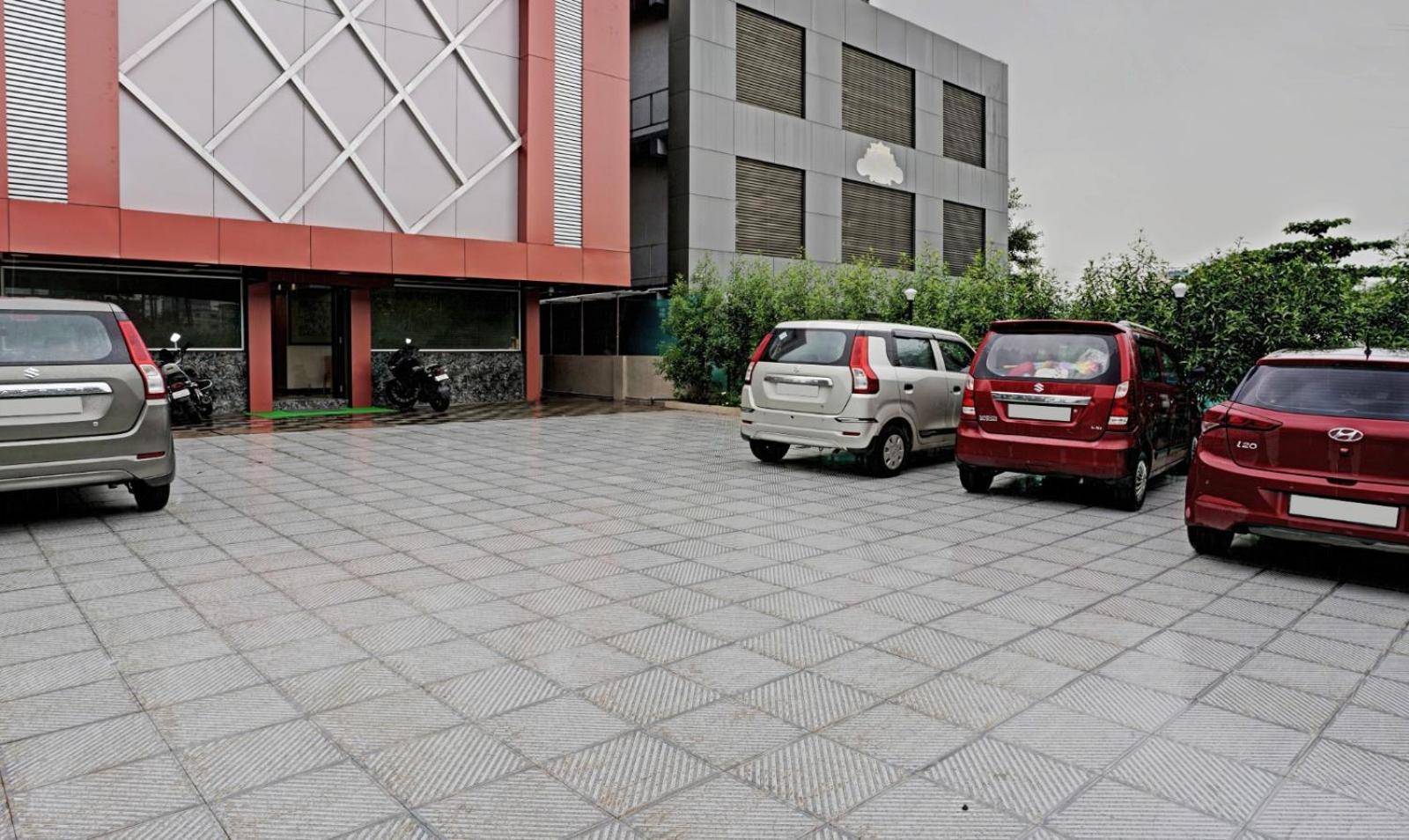 Glitz Hotels Golden Birds - Mahape, Navi Mumbai Exterior foto
